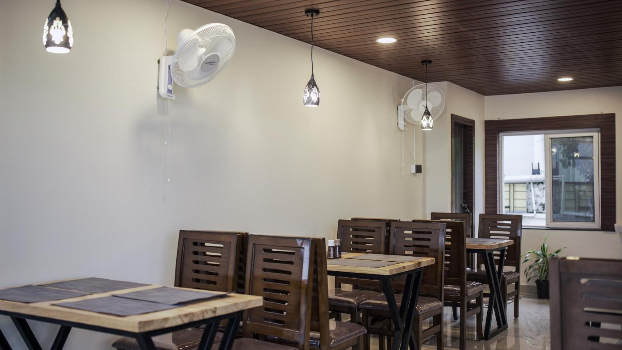 Radhe Suites Haydarabad Dış mekan fotoğraf