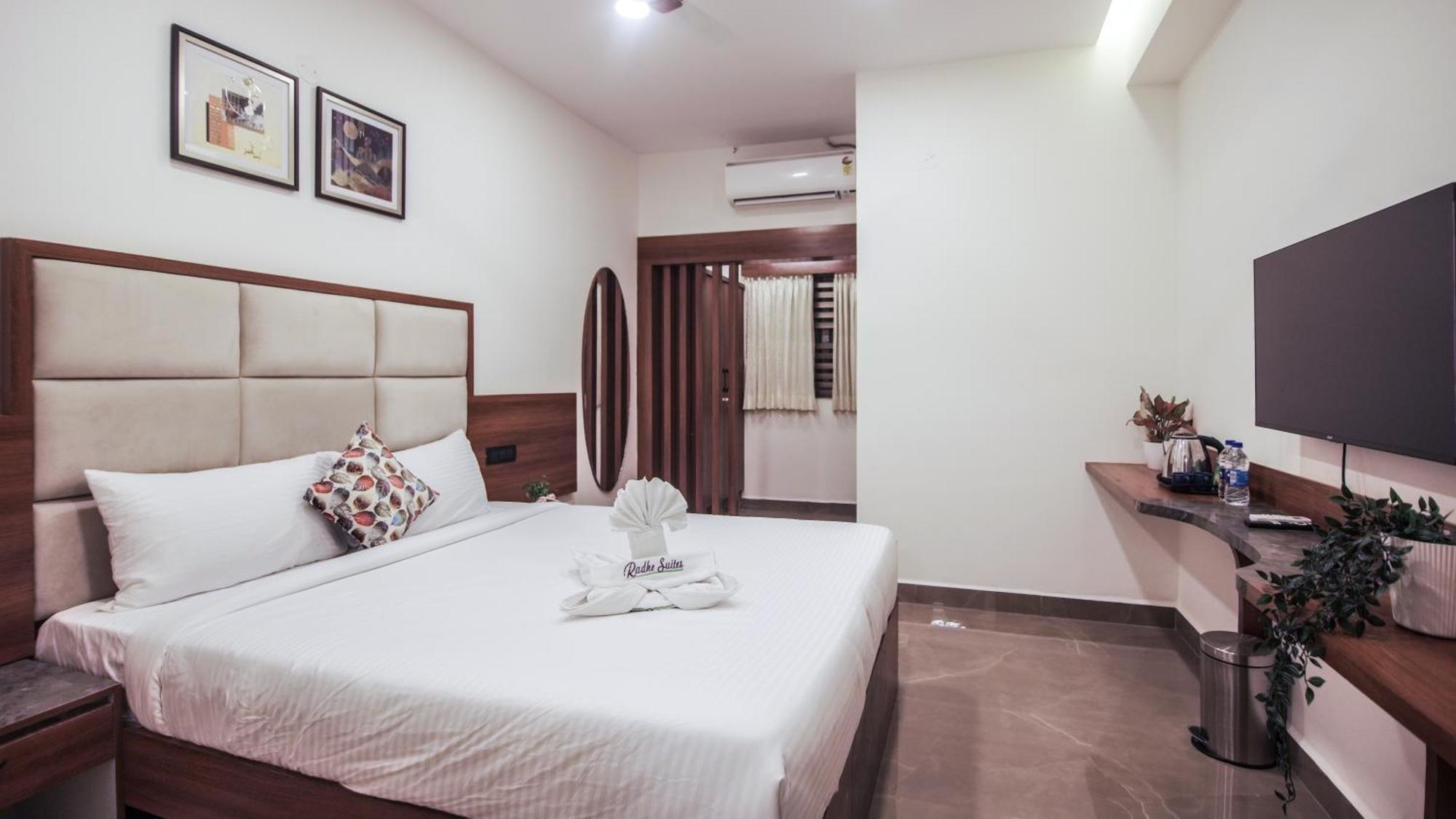 Radhe Suites Haydarabad Dış mekan fotoğraf