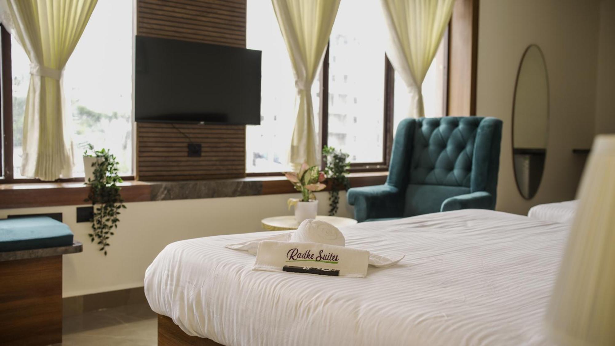 Radhe Suites Haydarabad Dış mekan fotoğraf