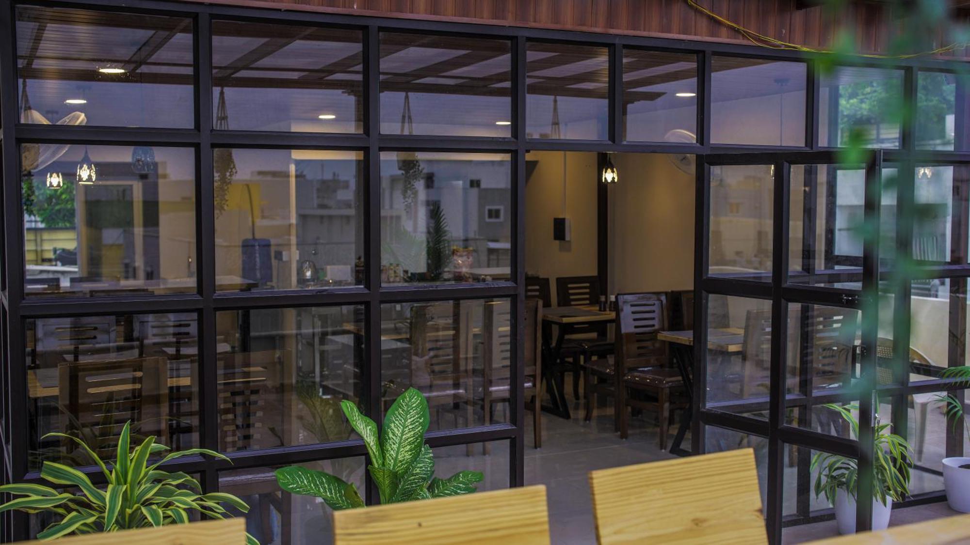 Radhe Suites Haydarabad Dış mekan fotoğraf